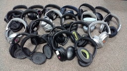 Lot of 21 Pairs of Bose QC35 Series 1 Noise Cancelling Headphones