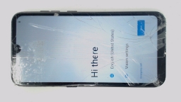 Blu G33 Cellphone (Black 16GB 2GB) Tracfone DualSIM CRACKED/SCRATCHED