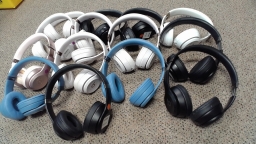 Lot of 14 Beats Solo 4 Headphones with Various Problems