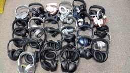 LOT of 33 Pairs of Bose QC35 Series 2 Noise Cancelling Headphones