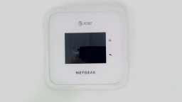 Netgear Nighthawk M6 5G MR6110 WiFi Mobile Hotspot Router AT&T SCRATCHED