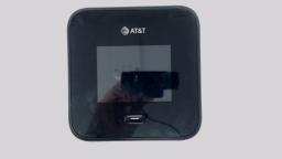 MR7400 (AT&T) - Nighthawk M7 Pro 5G WiFi 7 Mobile Router CRACKED CASING