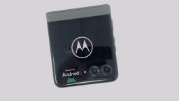 Motorola Razr 2024 XT2453-5 Cellphone (Gray 256GB 8GB) Cricket DualSIM SPOTS