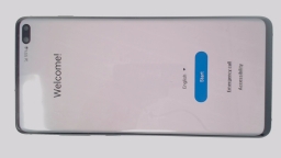 Samsung Galaxy S10+ SM-G975U Cellphone (Black 128GB 8GB) Verizon CRACKED