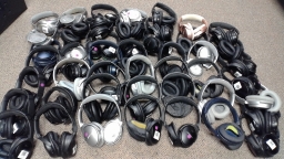 LOT of 48 Pairs of Bose QC35 Series 2 Noise Cancelling Headphones