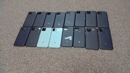 Lot of 16 Non-Working Google Pixel 5 Redfin Cell Phones for Parts