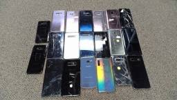 Lot of 20 Samsung Galaxy S Series Cell Phones with Damaged LCD S9,S10, Note