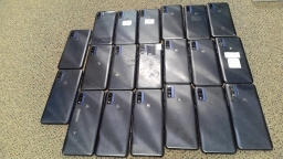 Lot of 20 Motorola G Pure 2021 XT-2163 with DAMAGED LCD