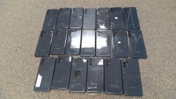 Lot of 20 Non-Working Samsung A13 SM- A135 Cell Phones for Parts