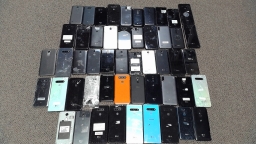 Lot of 50 Non-Working LG Cell Phones Smartphones Various Models for Parts