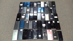 Lot of 50 Non-Working LG Smartphones Various Models for Parts