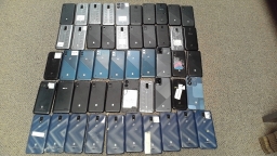 Lot of 50 Non-Working Blu Cell Phones Smartphones Various Models for Parts