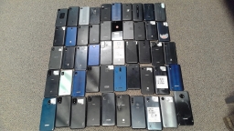 Lot of 50 Non-Working Mixed Brand Cell Phone Smartphones for Parts