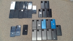 Lot of 30 Non-Working Samsung A54 A25 A12 A13 A03 Cell Phones for Parts