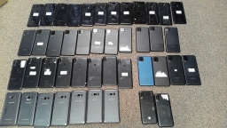 Lot of 44 Non-Working Samsung A21 A12 A11 G892 A01 Cell Phones for Parts