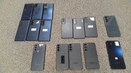 Lot of 15 Non-Working Samsung Galaxy S23 S22 S21 S20 Cell Phones for Parts