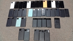 Lot of 40 Non-Working Google Pixel 5 5a 4 4a 3 3xl Cell Phones for Parts