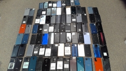 Lot of 93 Non-Working Mixed Brand Cell Phones Smartphones for Parts