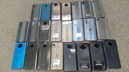 Lot of 23 Non-Working Nokia Cell Phones Smartphones Broken Screen for Parts