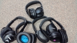 Lot of 5 Bose QC 25 QC 35 Headphones with Various Problems