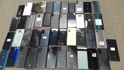 Lot of 45 Non-Working Mixed Brand Smartphones Samsung Pixel Motorola No Power