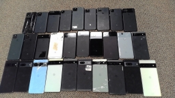 Lot of 29 Non-Working Google Pixel Smartphones with Bad LCD