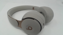 Beats Solo Pro Wireless On-Ear Bluetooth Headphones Desert Sand A1881 Working