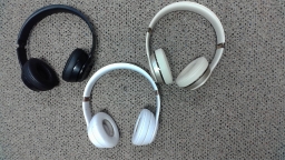 Lot of 3 Beats Solo 3 and 4 Headphones with Various Problems