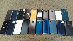Lot of 20 Non-Working Motorola Smartphones with Bad USB Ports