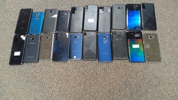 Lot of 20 Non Working Samsung Smartphones with Power Issues