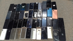 Lot of 46 Non Working Samsung Smartphones with Power Issues