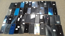 Lot of 48 Non Working Motorola Smartphones with Power Issues
