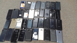 Lot of 38 Samsung Smartphones Untested Assumed Non-Working
