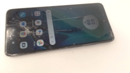Motorola Moto G Play 2024 XT2417-1 Cellphone (Gray 128GB) MetroPCS CRACKED
