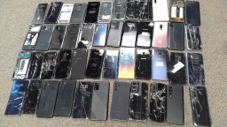 Lot of 47 Samsung Galaxy Smartphones Untested Assumed Non-Working