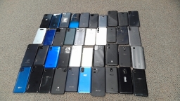 Lot of 40 Generic Smartphones Power On with Various Issues
