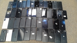 Lot of 46 Non-Working Samsung Galaxy Smartphones for Parts