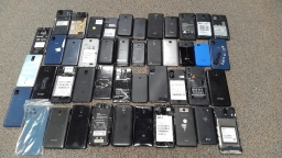 Lot of 45 Low End Generic Smartphones Untested Assumed Non-Working