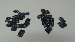 Lot of 32 - 4GB 2GB 1GB Micro SD Memory Cards Mixed Brands