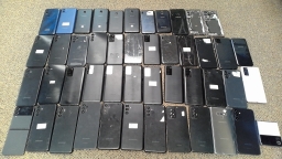 Lot of 44 Non-Working Samsung Galaxy Smartphones Various Issues for Parts