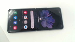 Samsung Galaxy Z Flip 5G SM-F707U1 (Black 256GB) Unlocked CRACKED BACK
