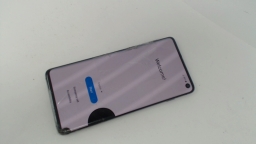 Samsung Galaxy S10 SM-G973U Cellphone (Black 128GB) Sprint CRACKED
