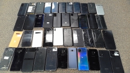 Lot of 42 Non-Working Samsung Galaxy Smartphones Various Issues for Parts
