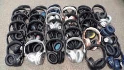 LOT of 36 Pairs of Bose QC35 Series 2 Noise Cancelling Headphones