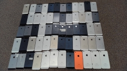 Lot of 60 Untested Apple iPhone 5 5S 5C for Parts