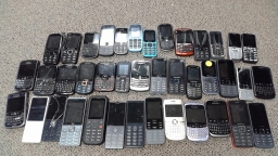 Lot of 40 Untested Classic Keypad Cell Phones