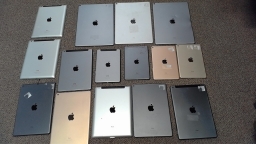 Lot of 15 Apple iPad / iPad Pro / iPad Mini for Parts or Repair