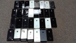 Lot of 31 Untested Apple iPhone 5/4/3G/ 1G for Parts