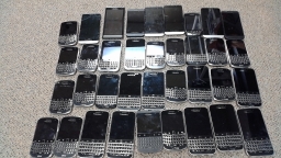 Lot of 36 Blackberry Smartphone Cell Phones Untested Assumed Non-Working
