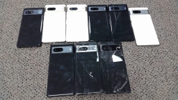 Lot of 9 Non-Working Pixel 7 Panther Cell Phones for Parts